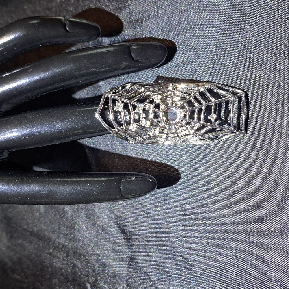 Akira SPIDER LONG FINGER RING - Picture 3 of 6